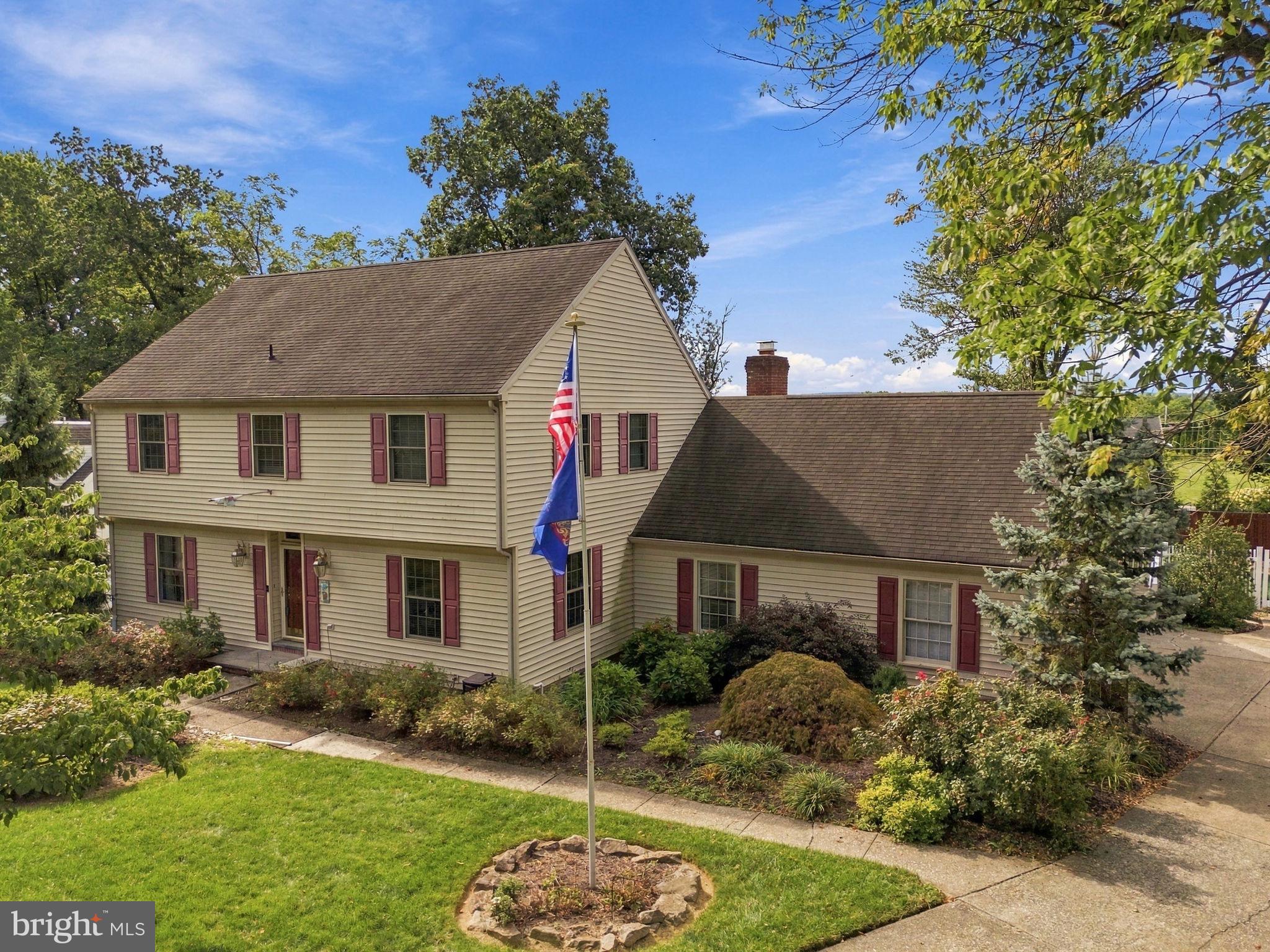 4454 FARM DRIVE