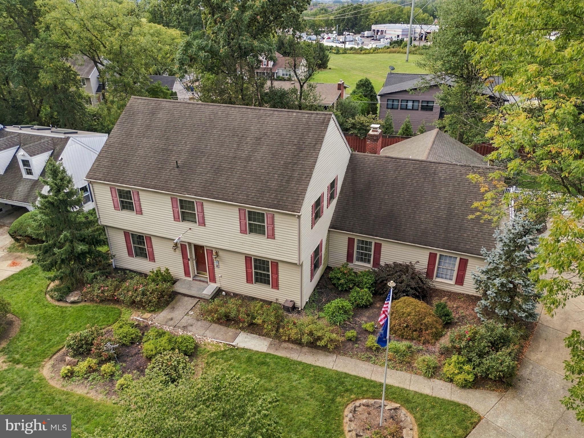 4454 FARM DRIVE