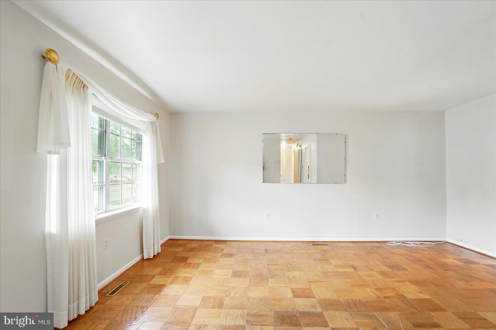 VALLEYWOOD - Residential