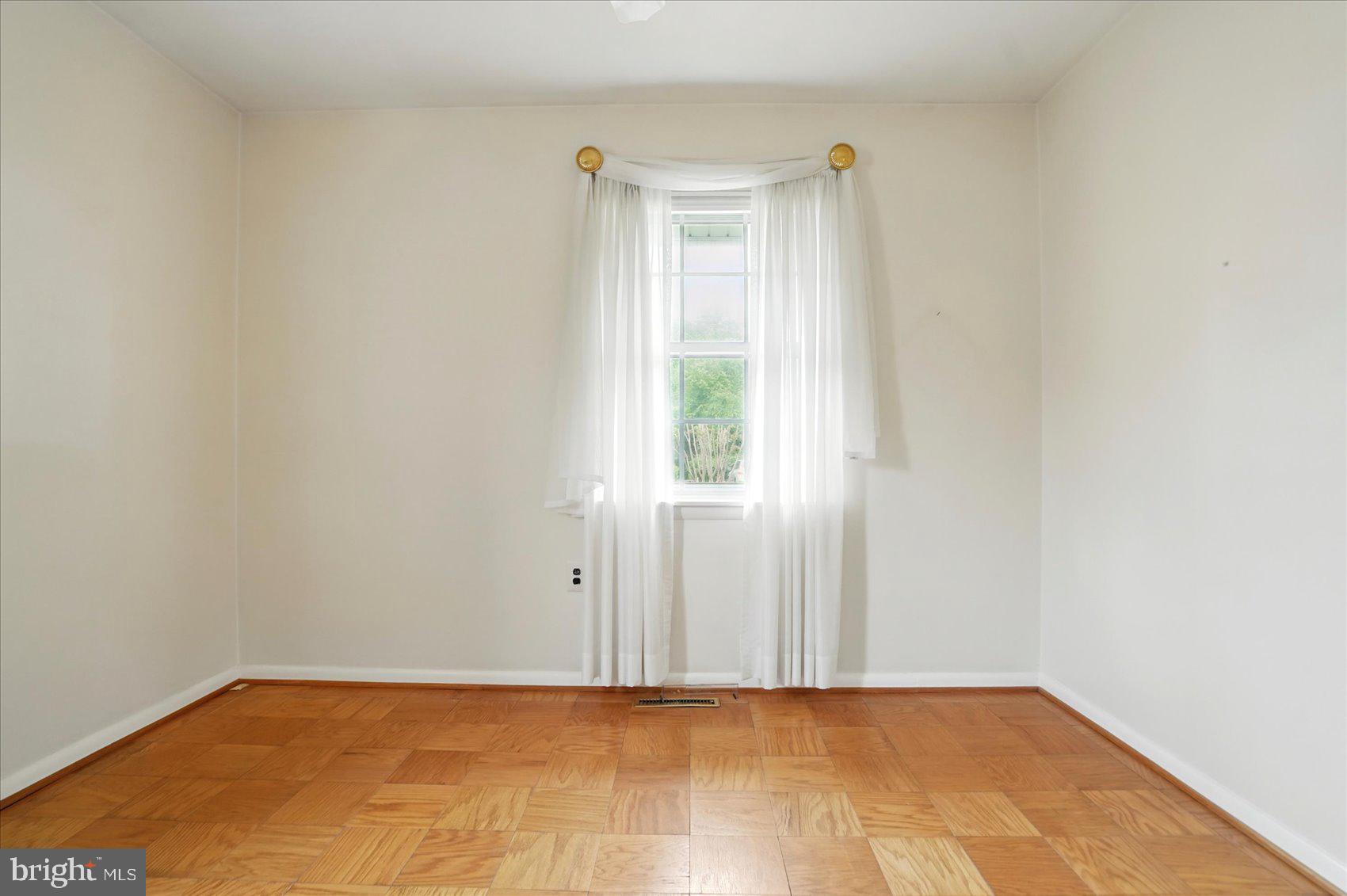 VALLEYWOOD - Residential