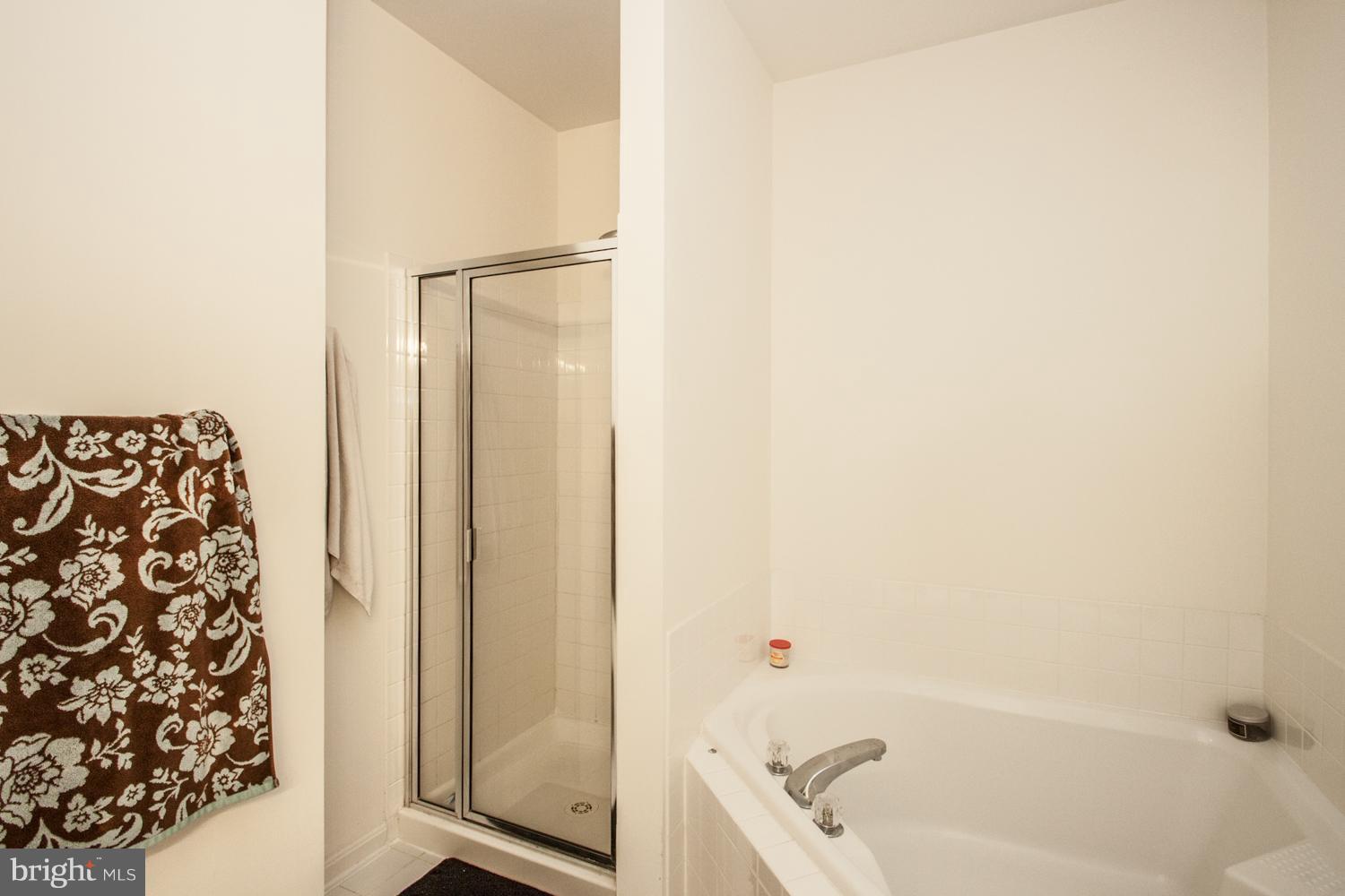 WESTBRIAR PLAZA - Residential Lease