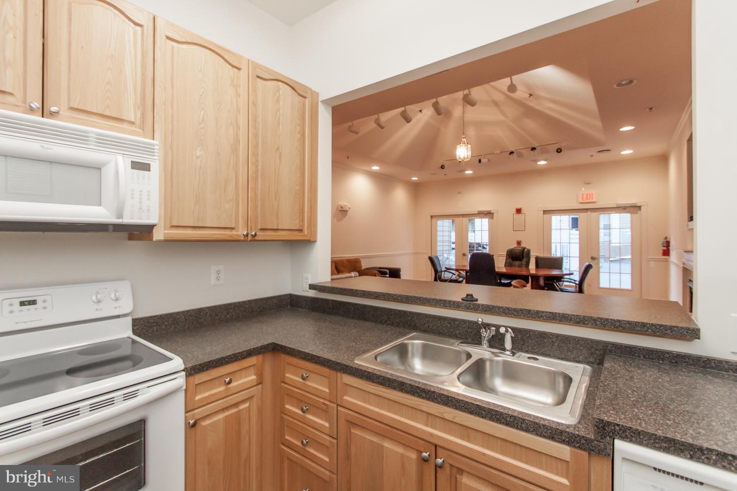 WESTBRIAR PLAZA - Residential Lease