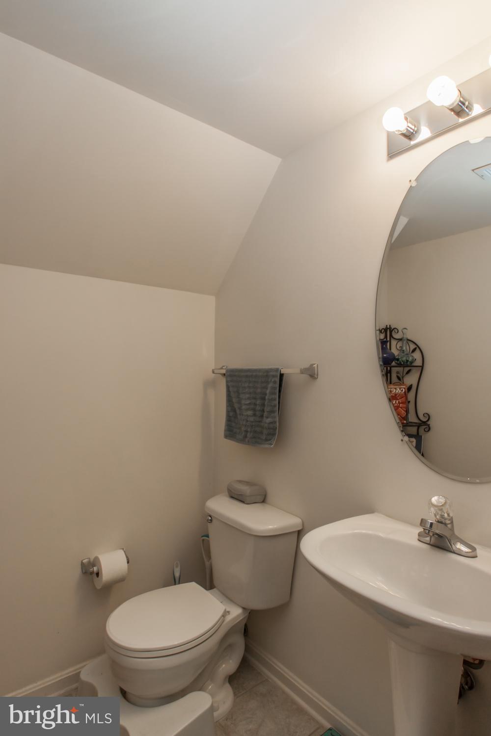 WESTBRIAR PLAZA - Residential Lease