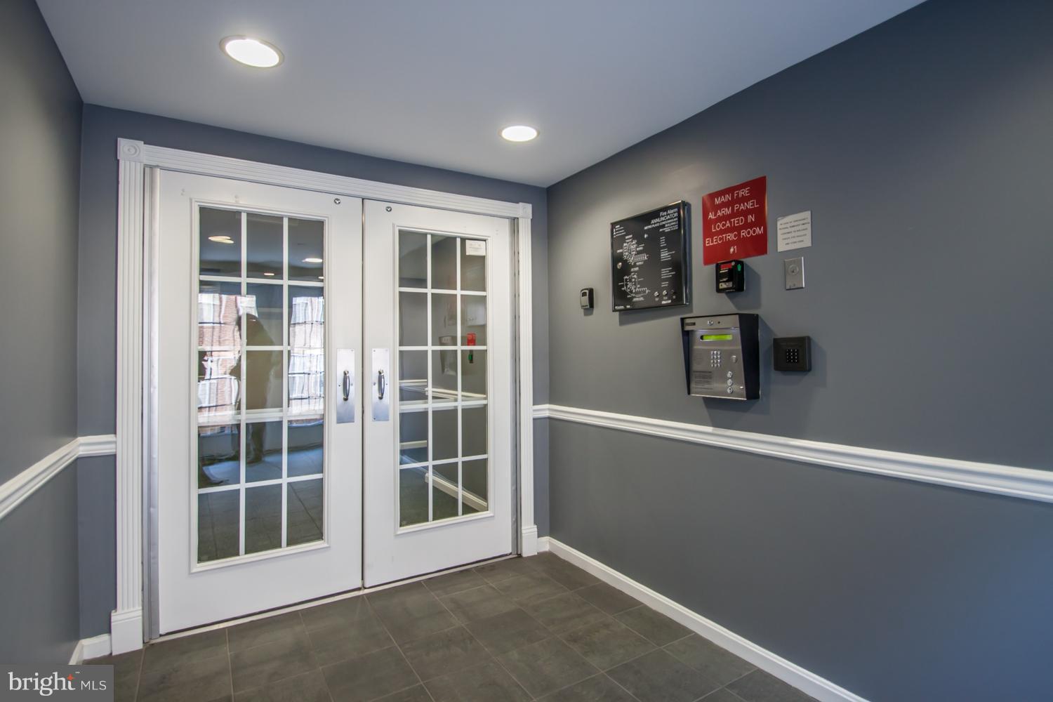 WESTBRIAR PLAZA - Residential Lease