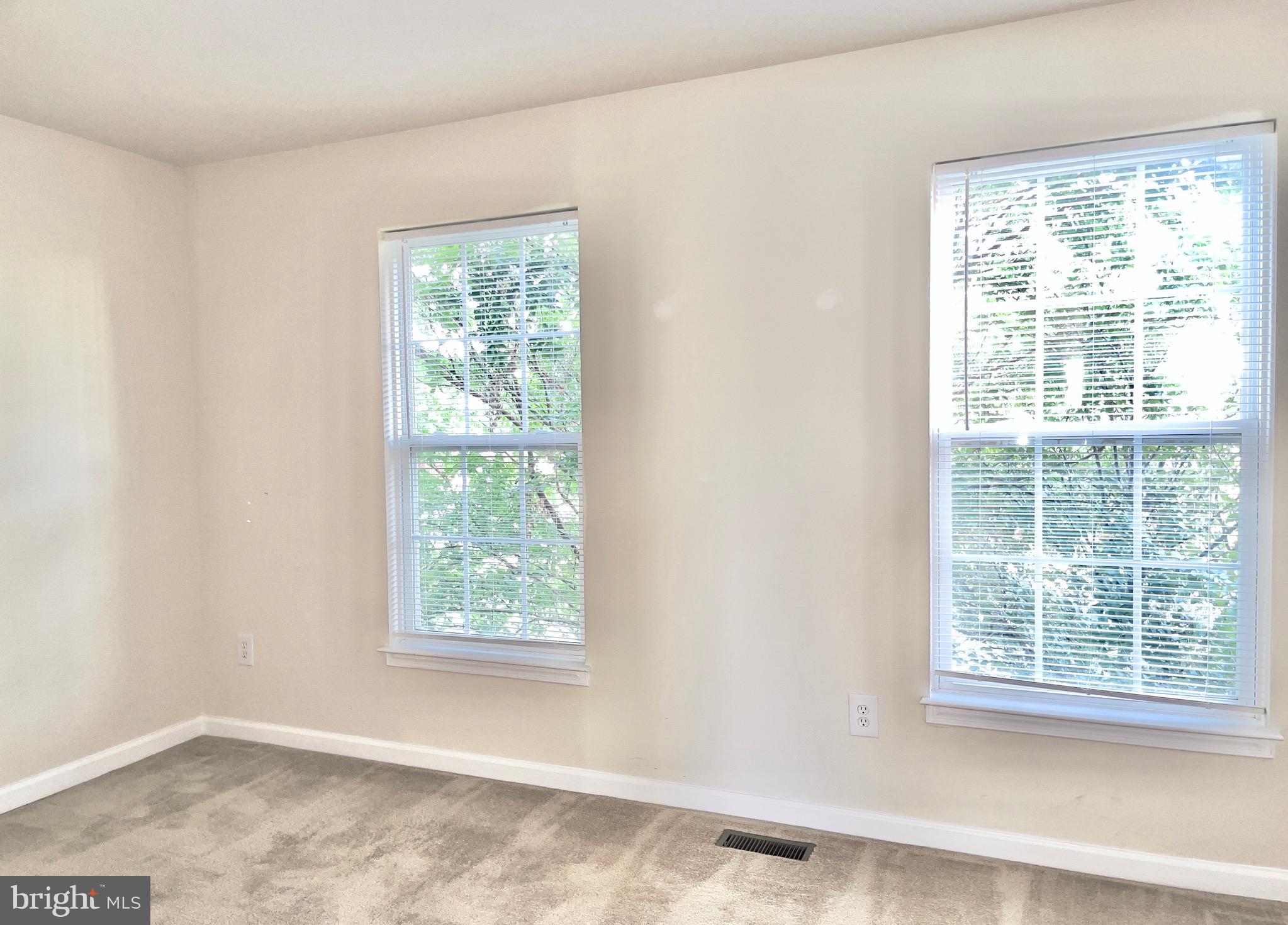 ASHBURN VILLAGE - Residential Lease