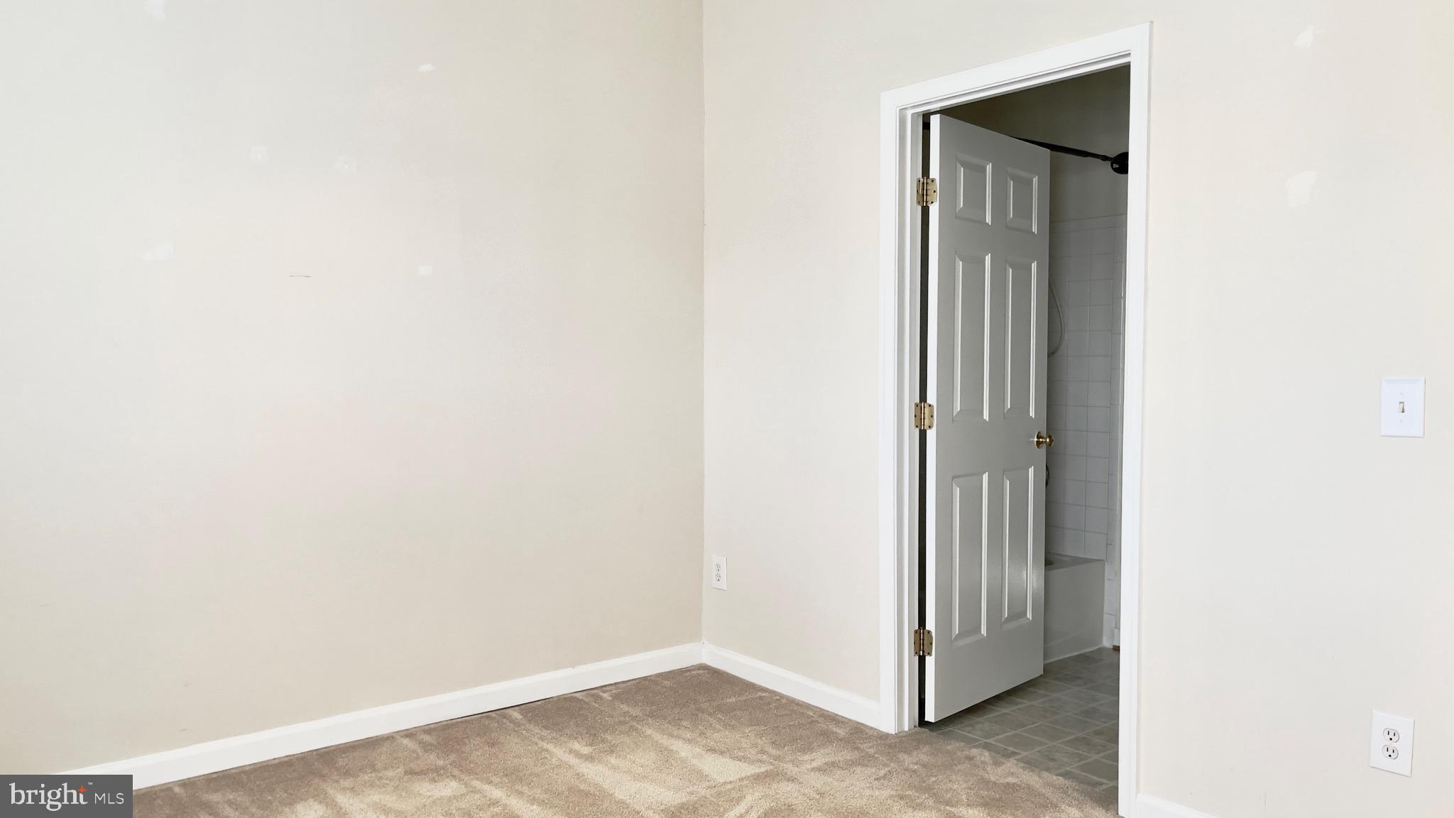 ASHBURN VILLAGE - Residential Lease