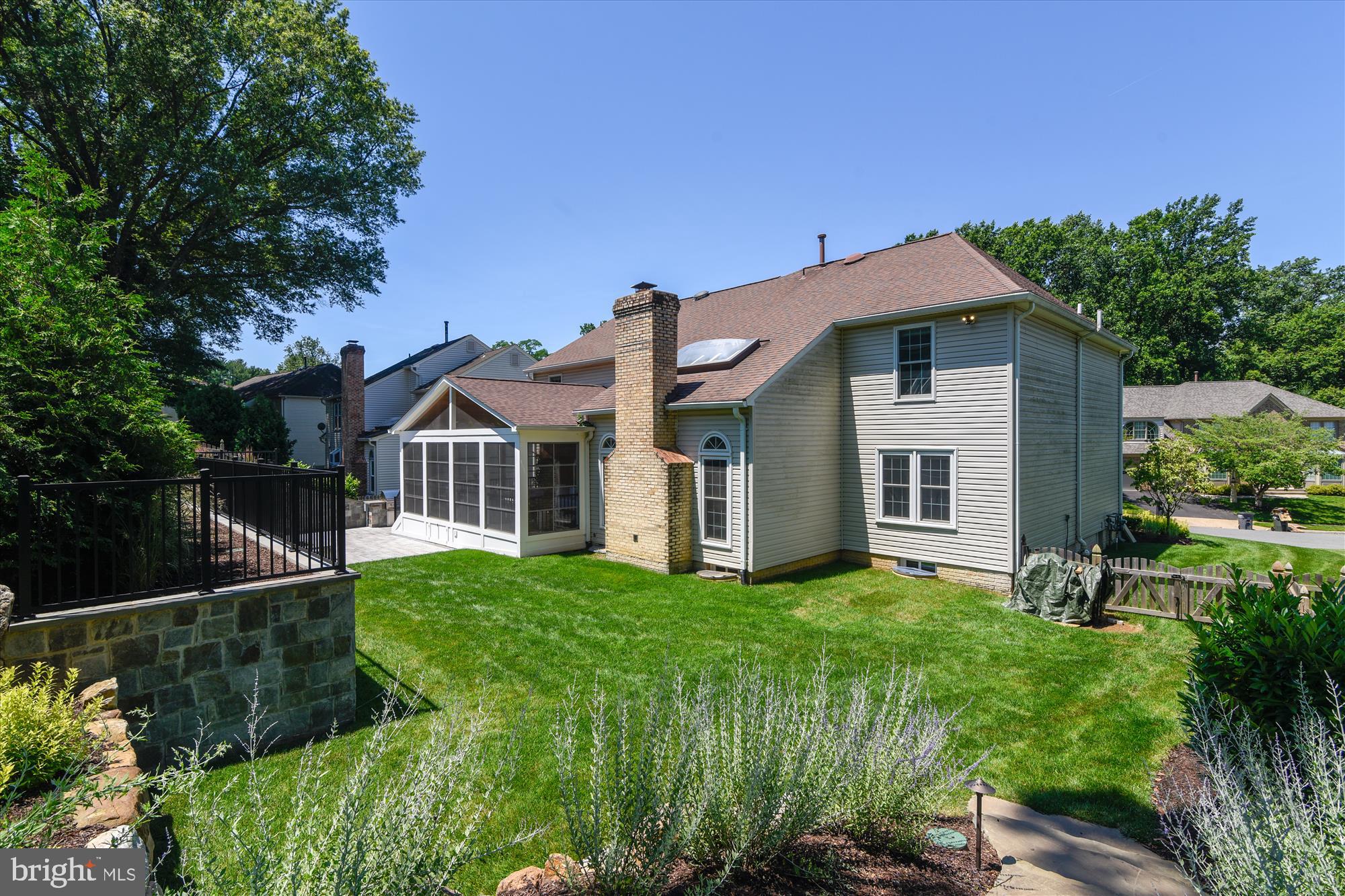 ROBIN GLEN - Residential