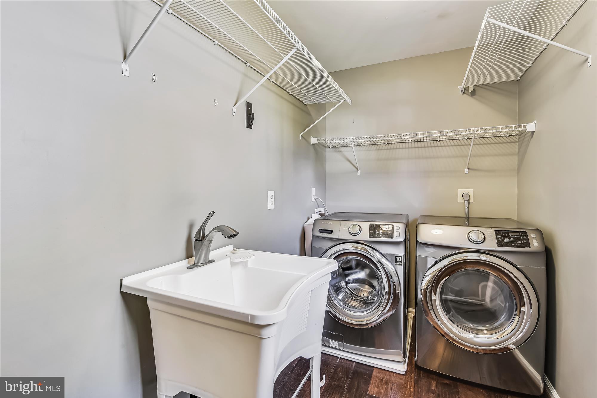 ROBIN GLEN - Residential