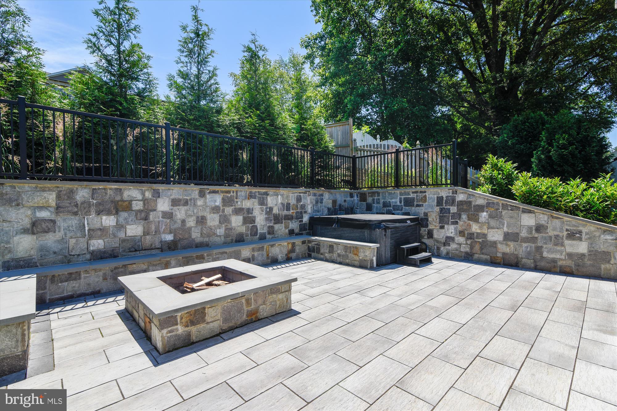 ROBIN GLEN - Residential