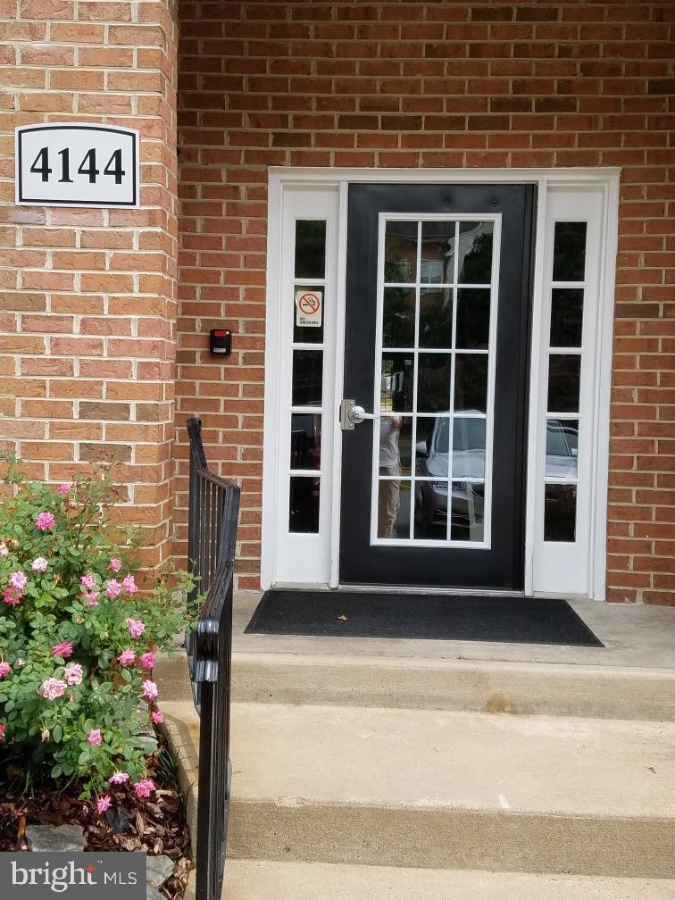 4144 FOUNTAINSIDE LANE 102