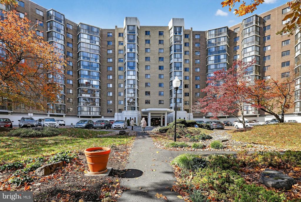 Photo of 15101 Interlachen Drive #1-326, SILVER SPRING, MD 20906 (MLS # MDMC2207154)
