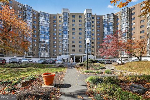 Photo of 15101 Interlachen Drive #1-326, SILVER SPRING, MD 20906 (MLS # MDMC2207154)