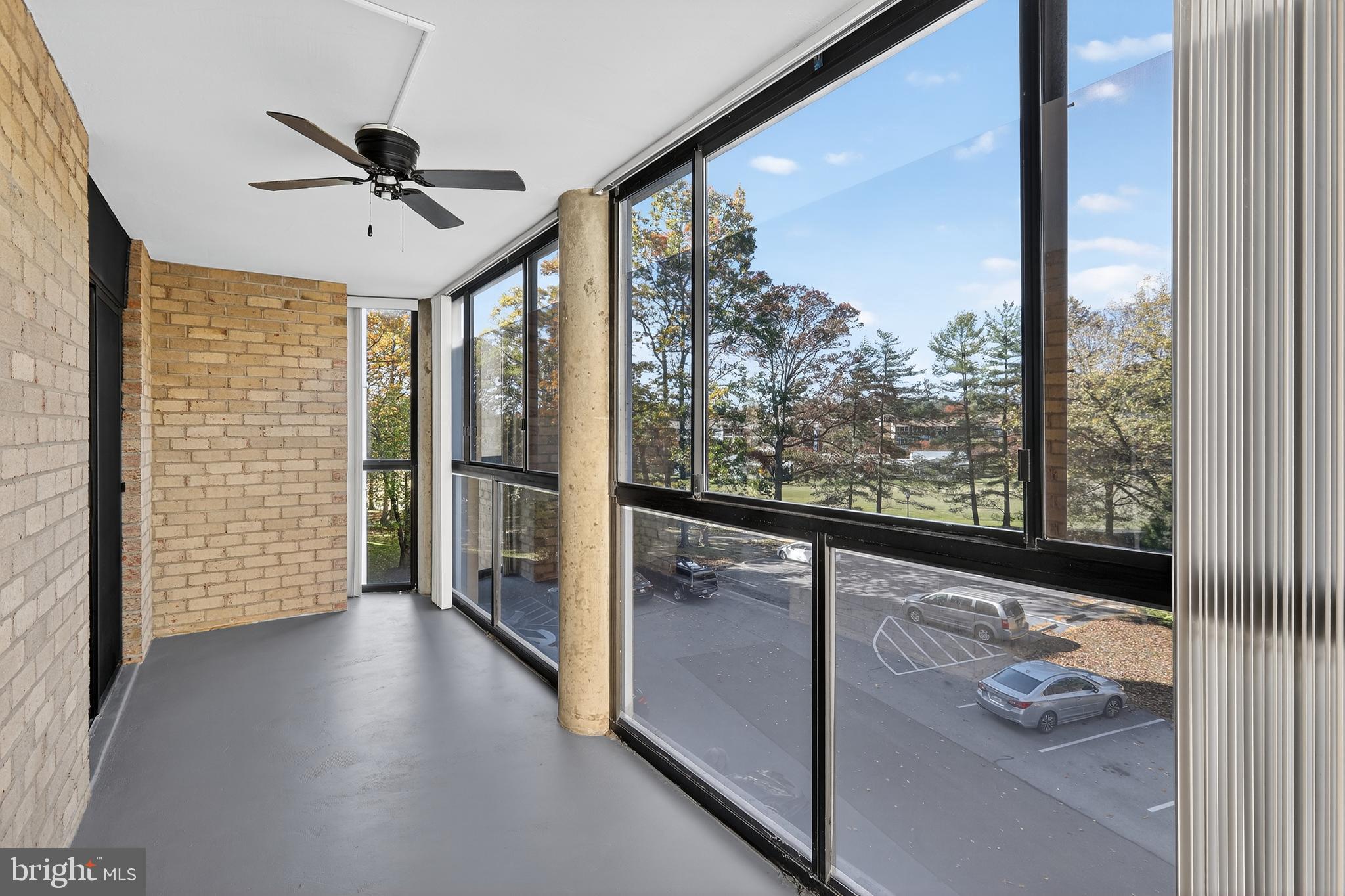 LEISURE WORLD - Residential