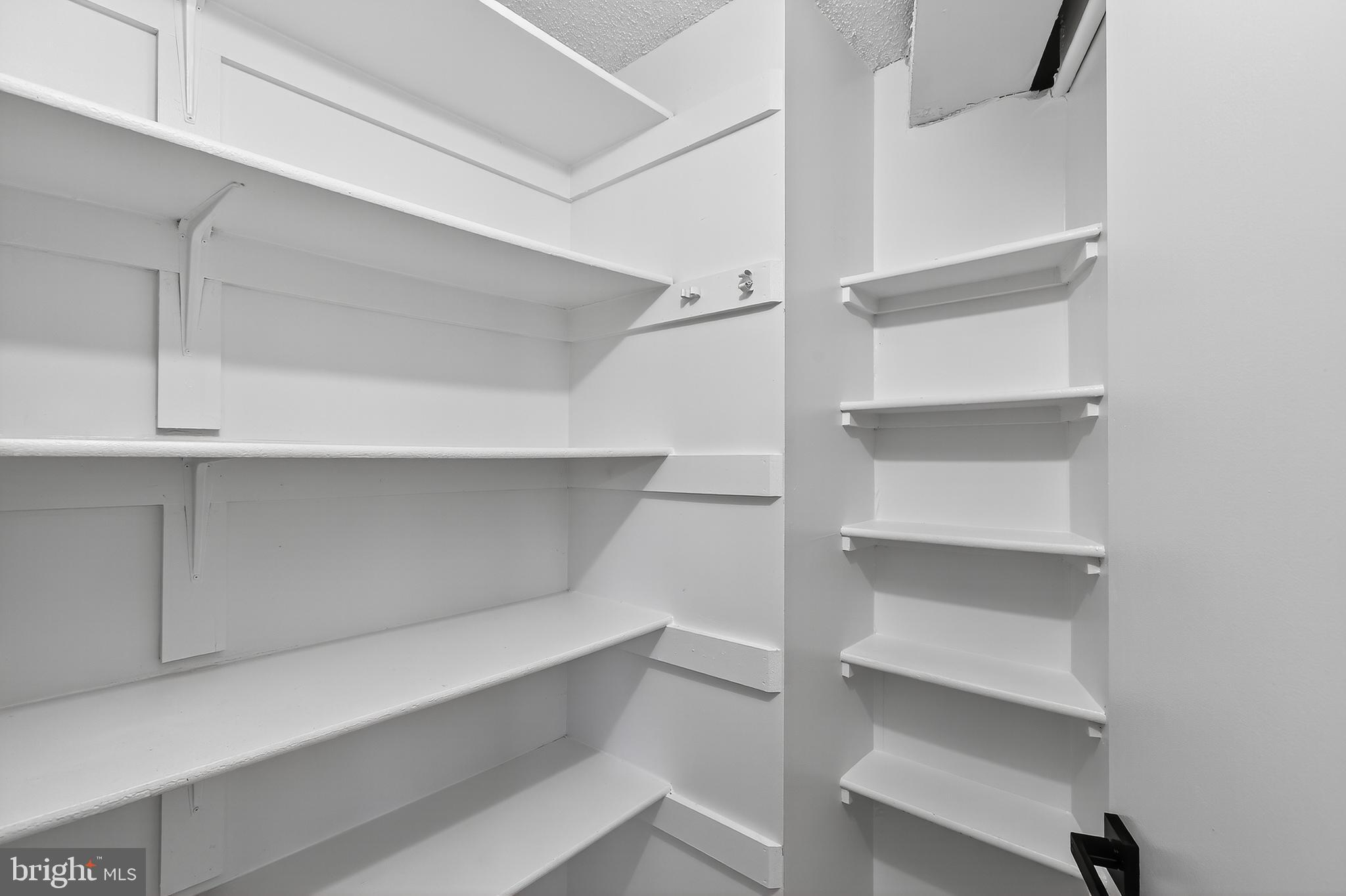 LEISURE WORLD - Residential