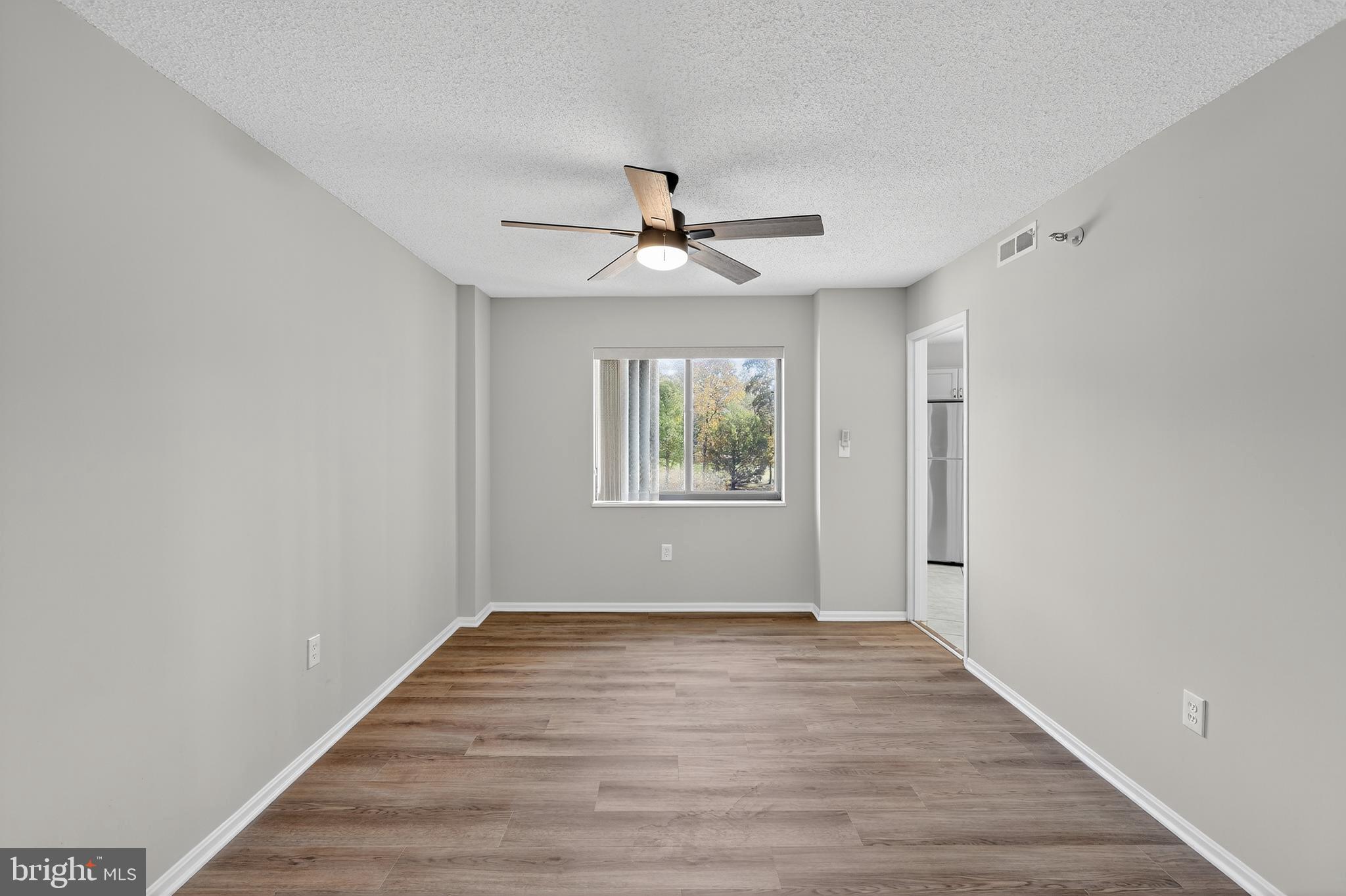 LEISURE WORLD - Residential