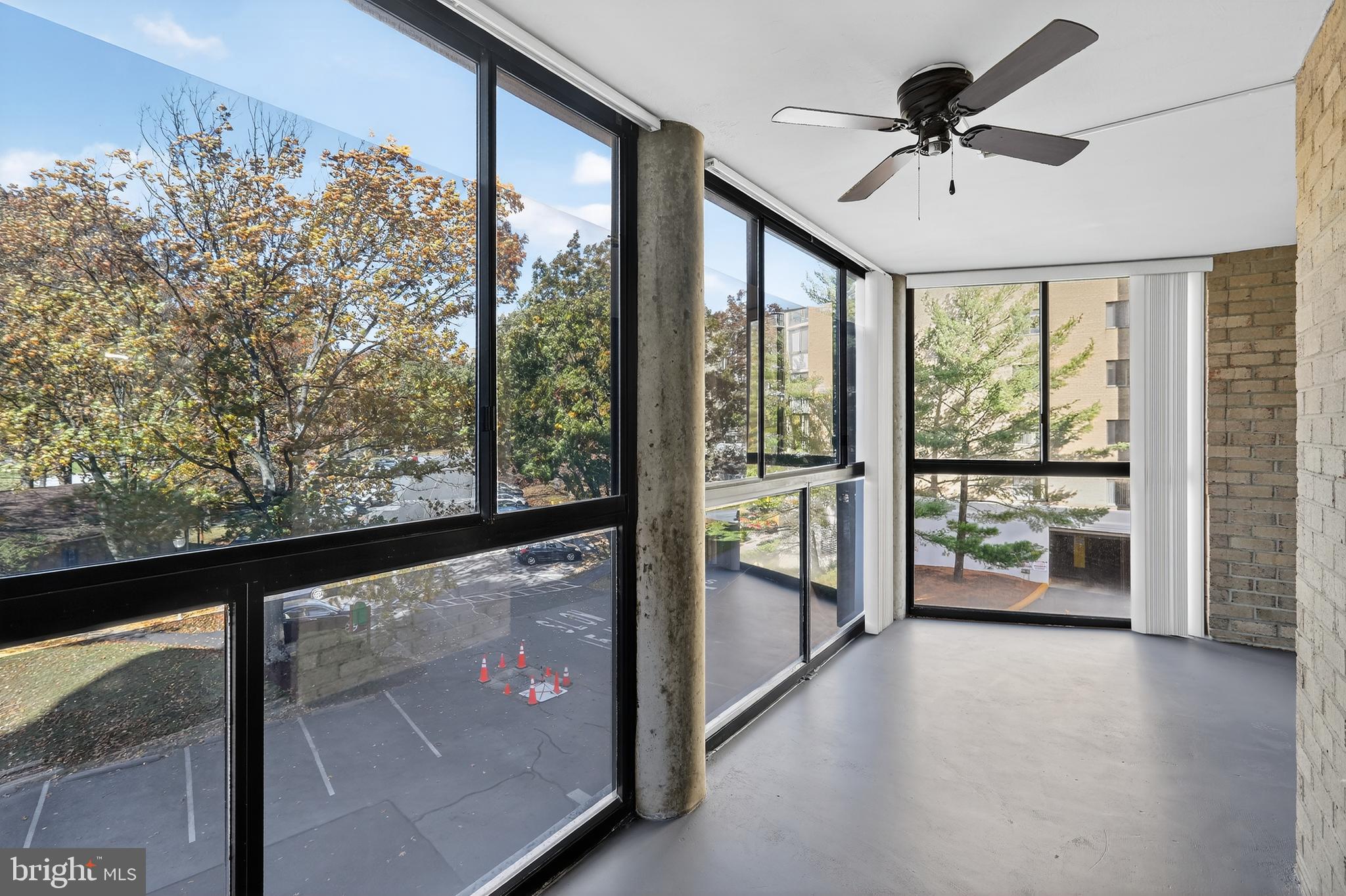 LEISURE WORLD - Residential