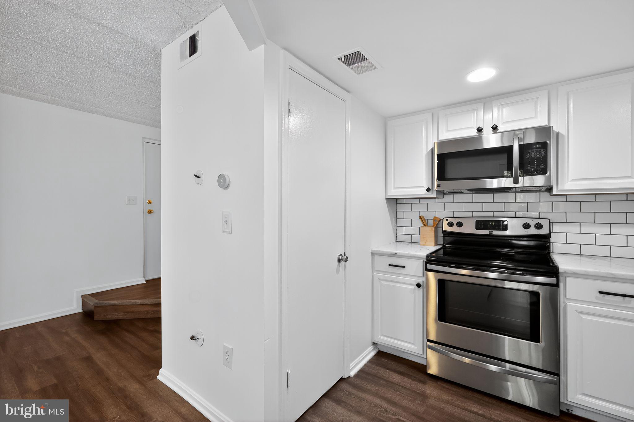 NORTH PORT - Residential Lease