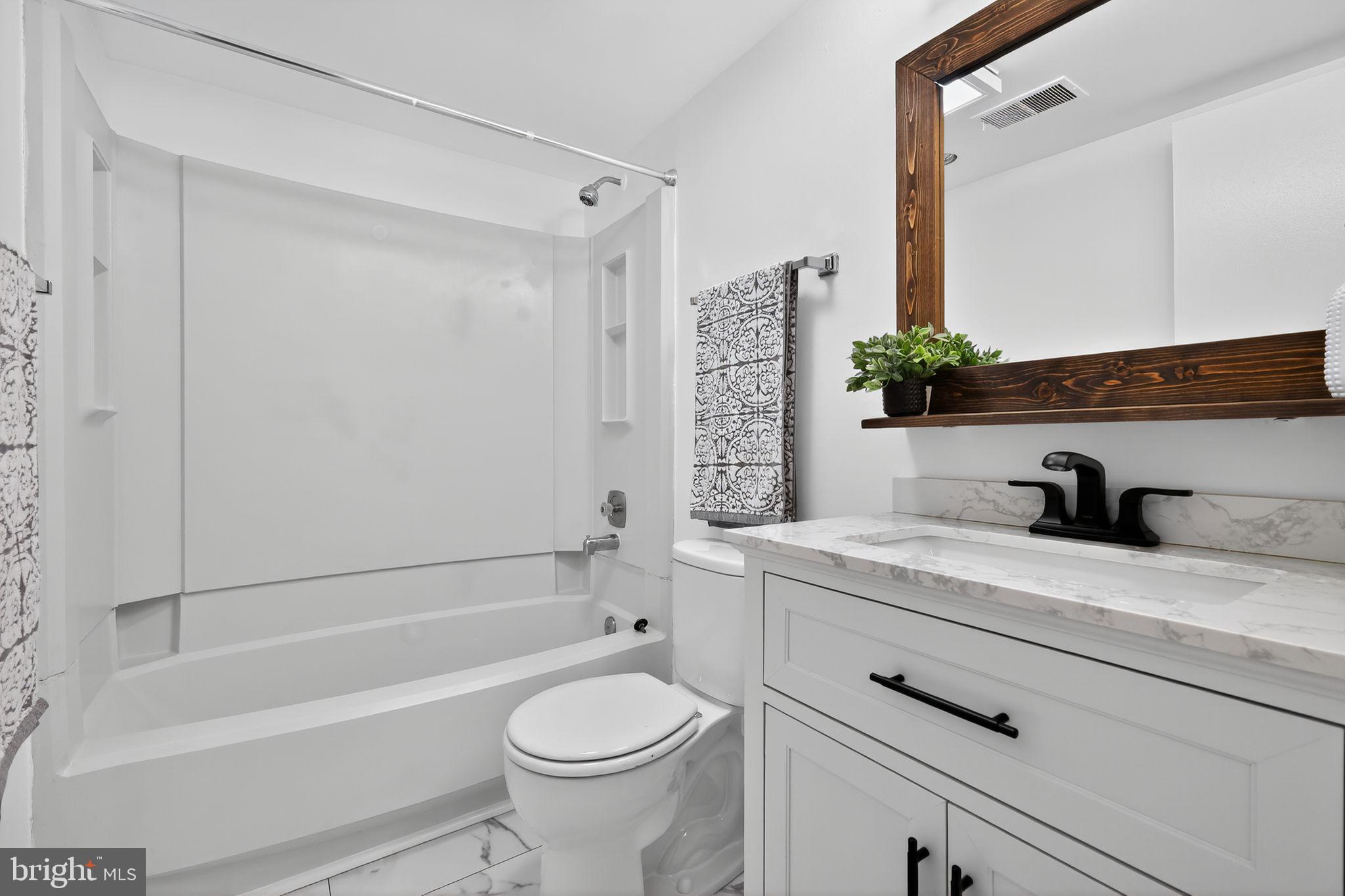 NORTH PORT - Residential Lease