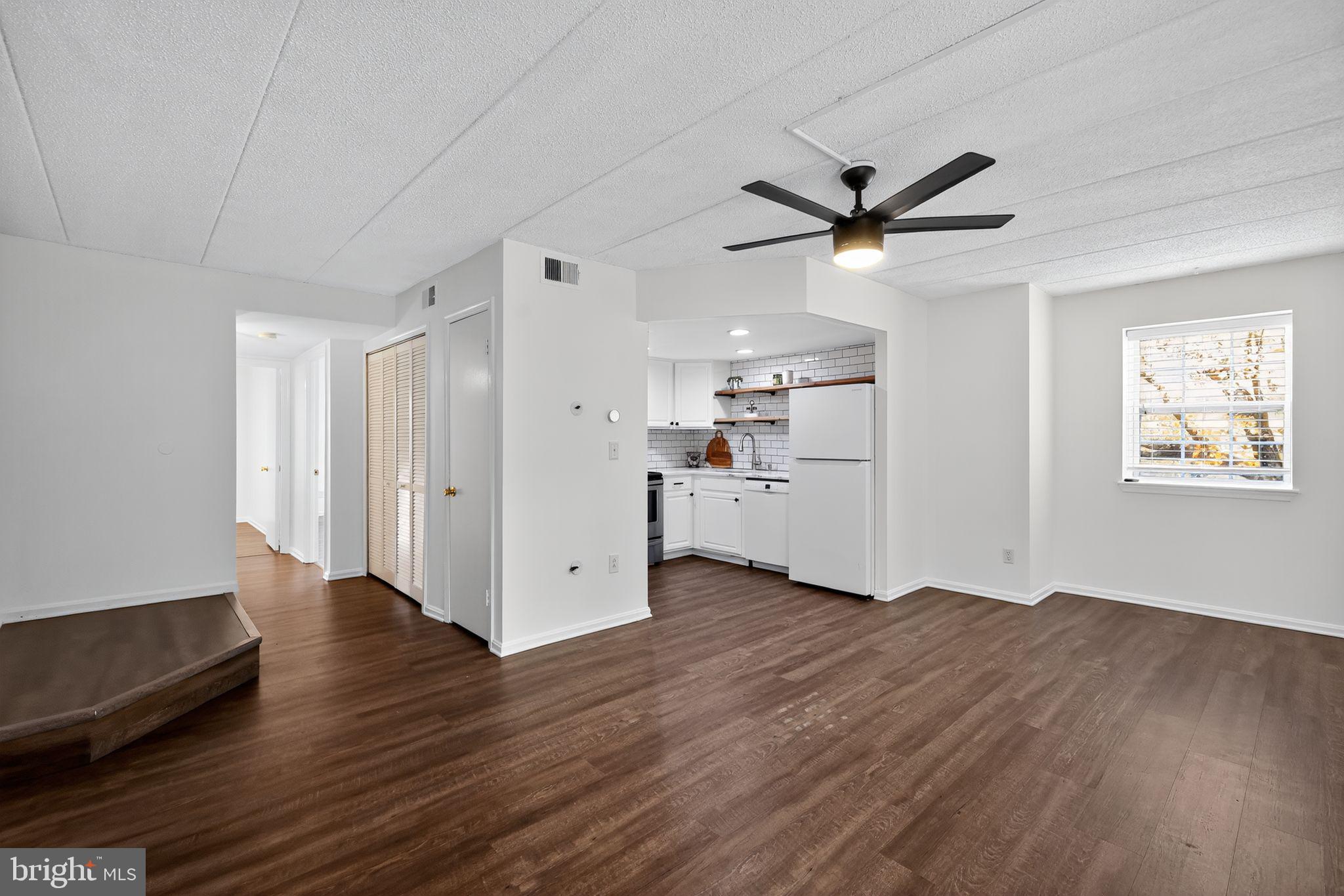 NORTH PORT - Residential Lease