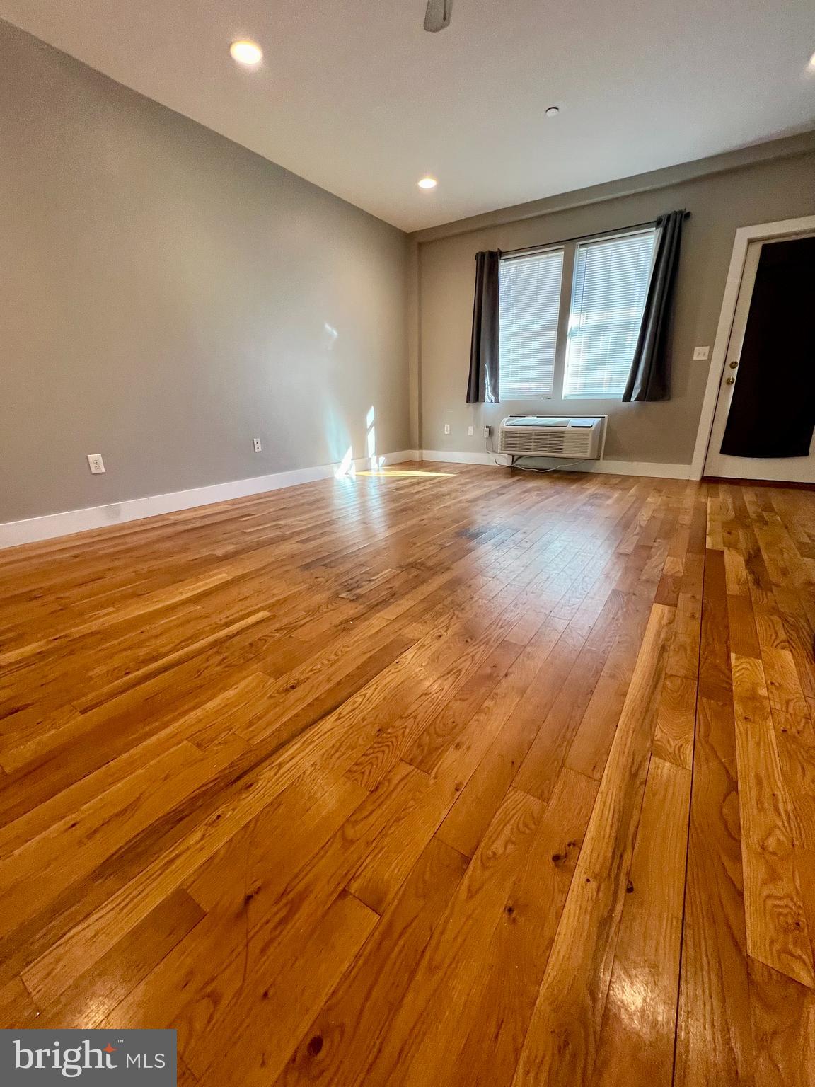 PHILADELPHIA (NORTH) - Residential Lease