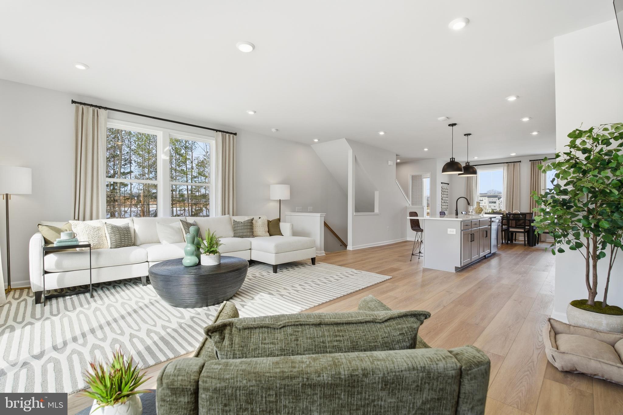BRADLEY SQUARE - Residential