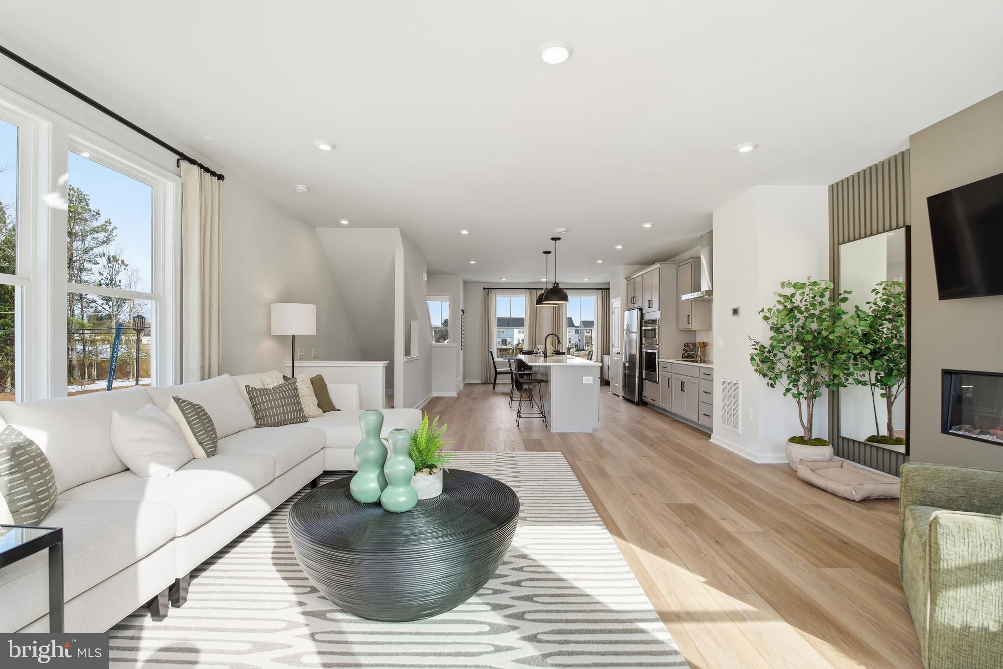 BRADLEY SQUARE - Residential