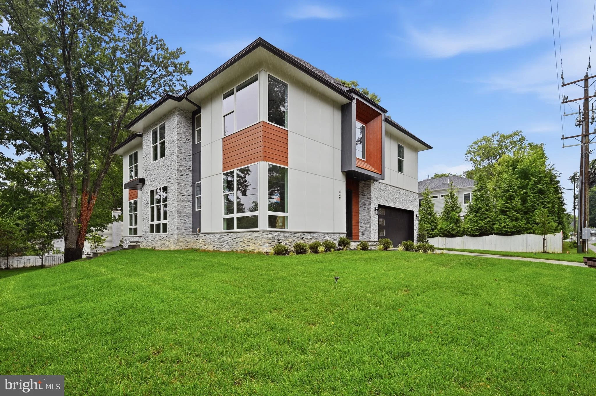 449 Lawyers Road NW