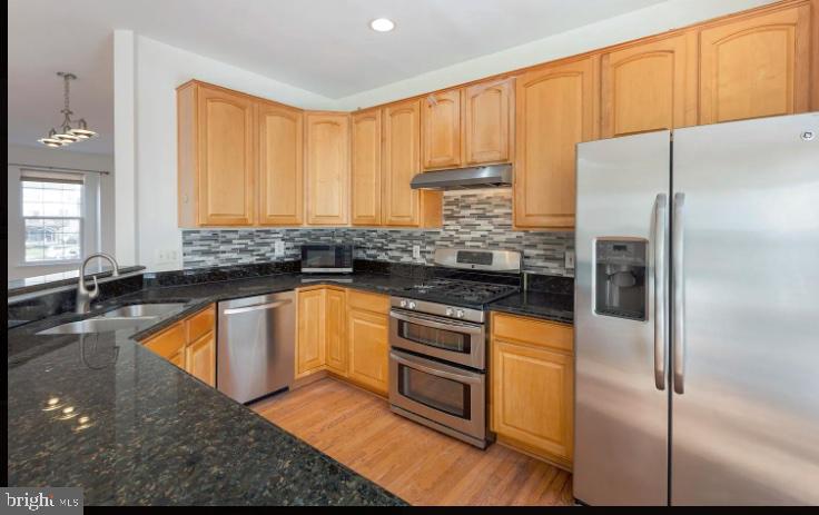 STERLING - Residential Lease