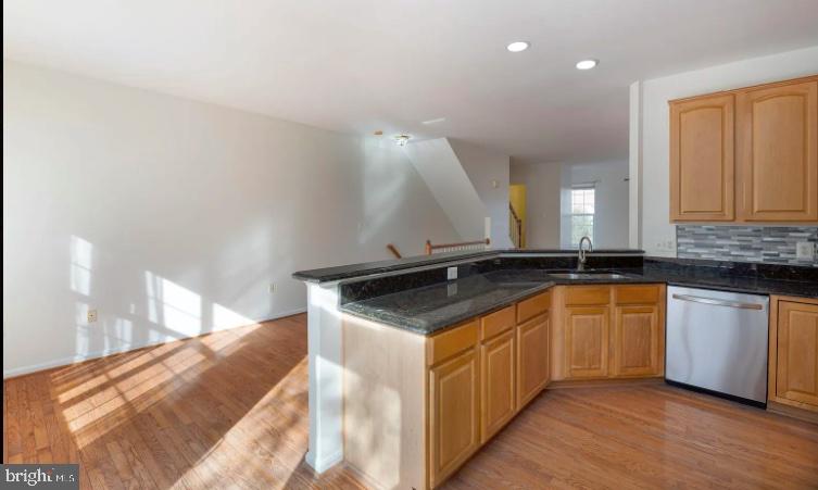 STERLING - Residential Lease