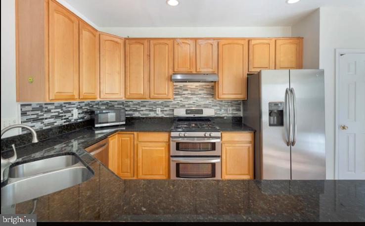 STERLING - Residential Lease