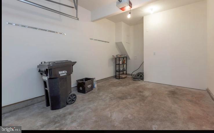 STERLING - Residential Lease