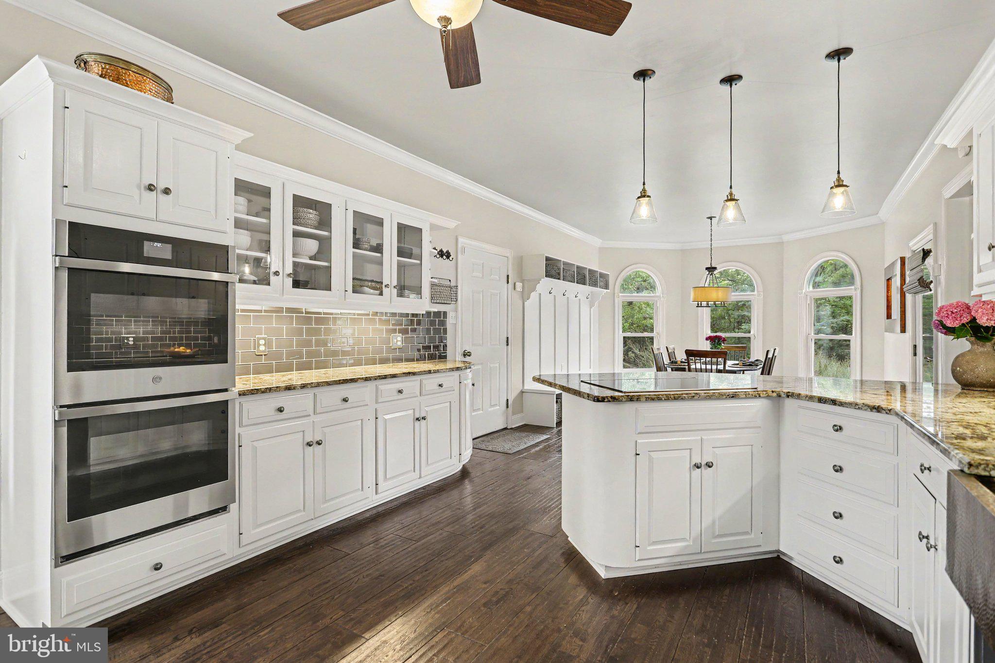 1103 TIVERTON ROAD