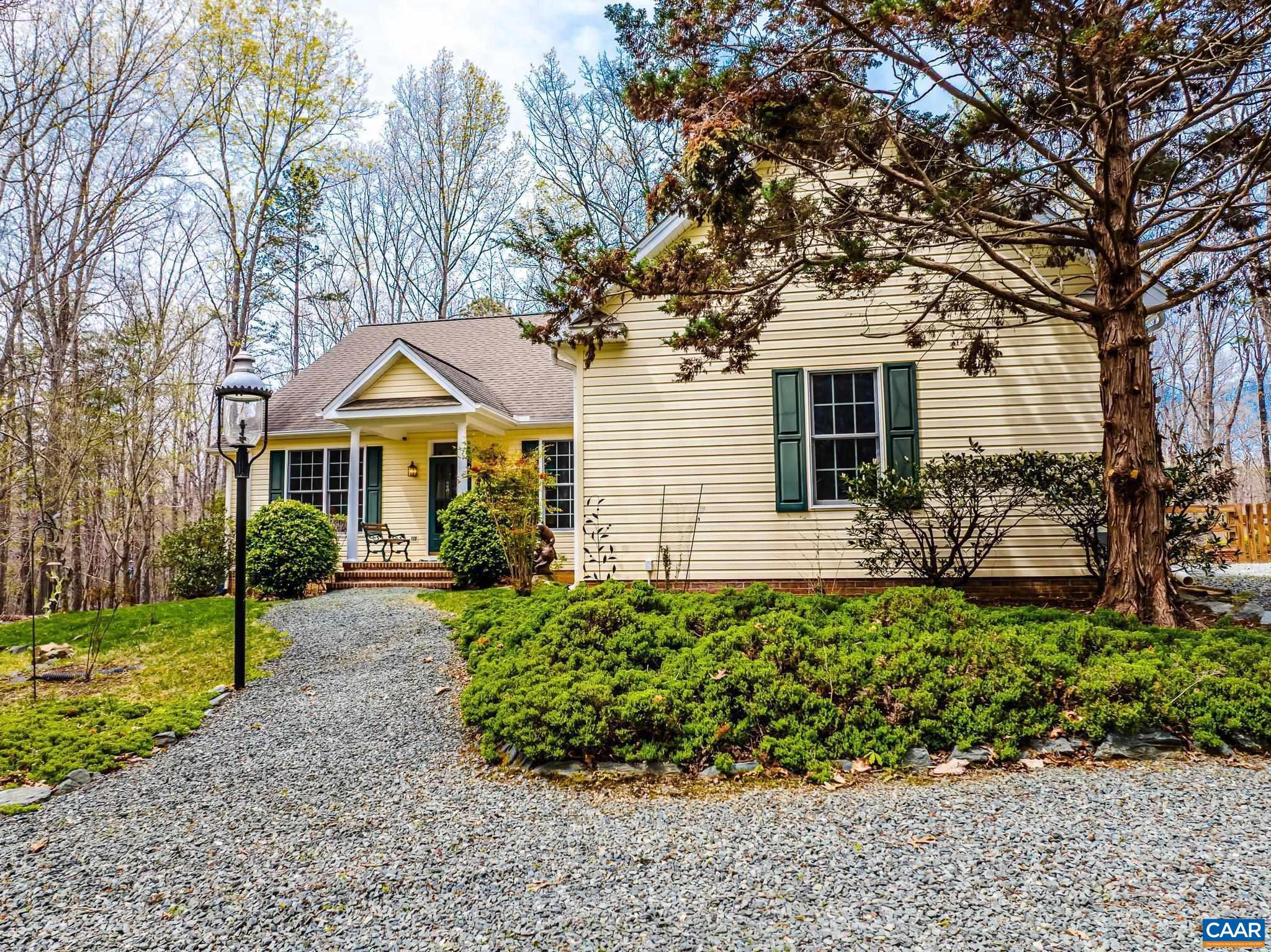 182 FOX HOLLOW LN