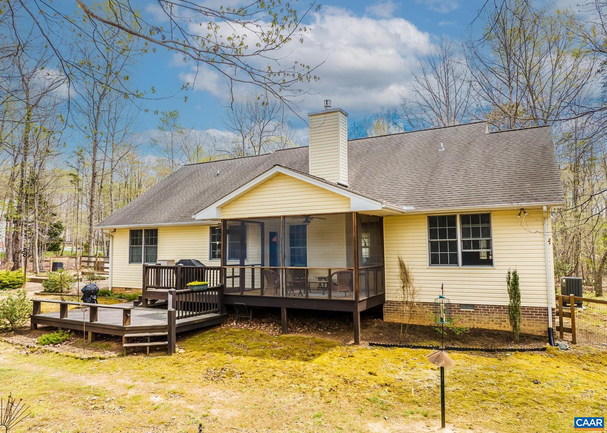 182 FOX HOLLOW LN