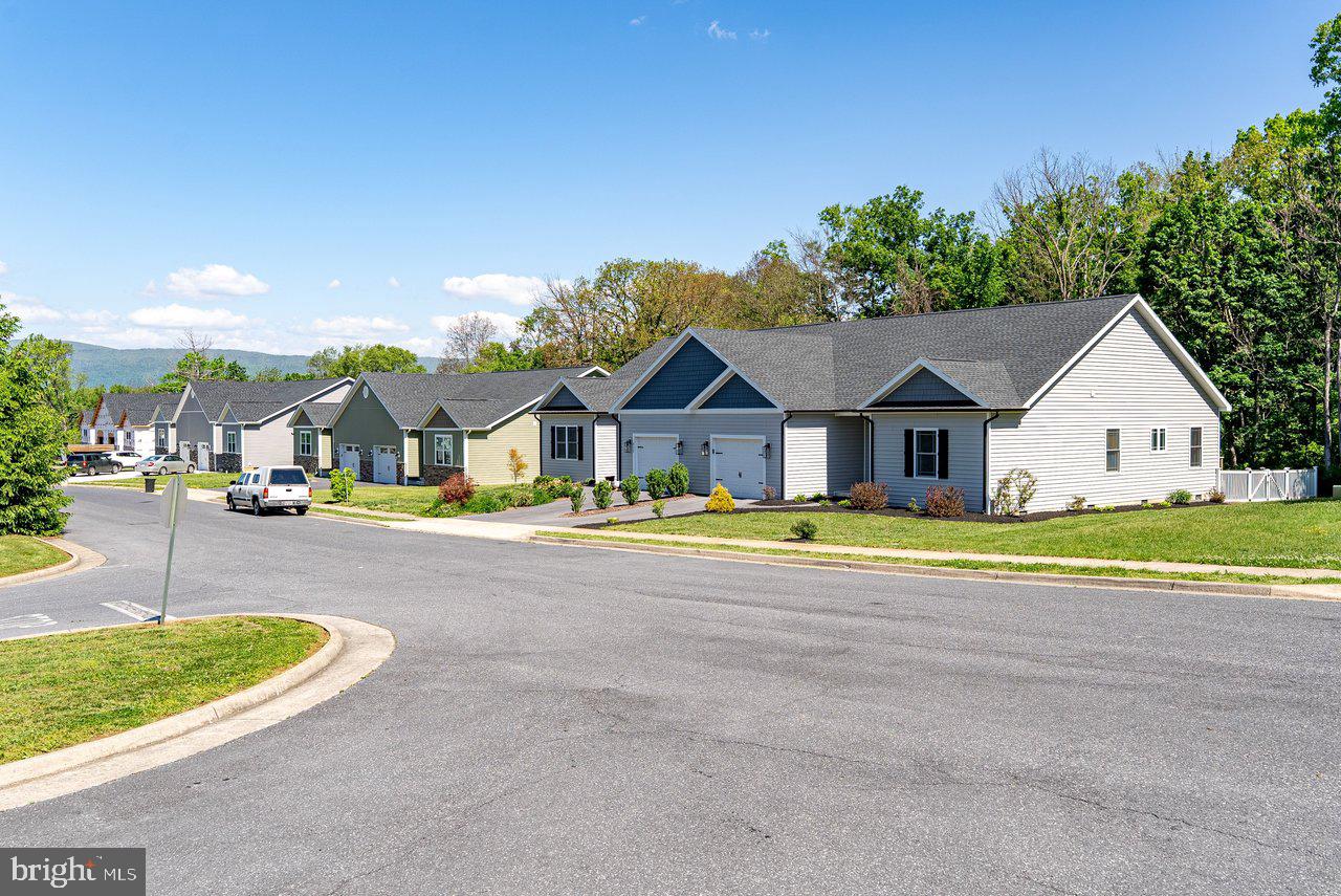 WILLOW OAKS - Residential
