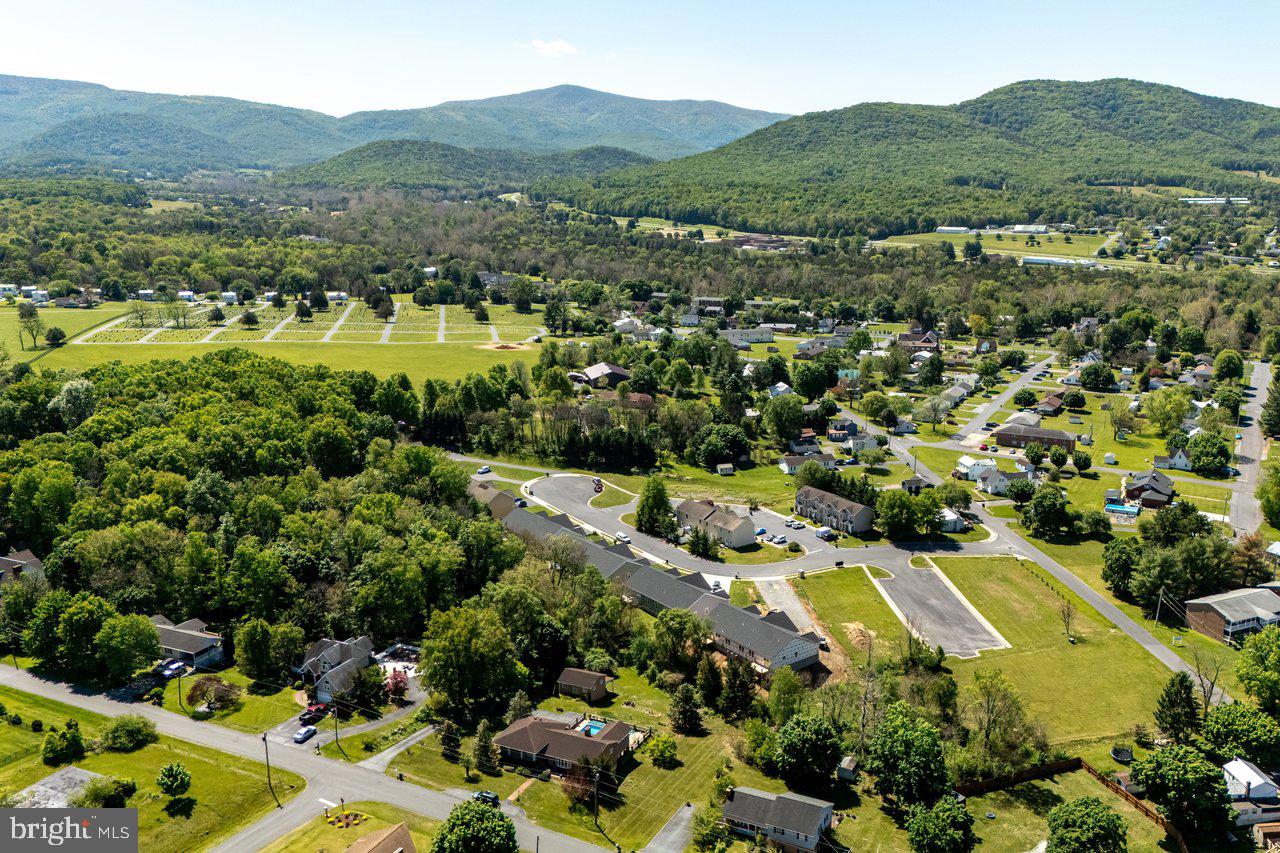 WILLOW OAKS - Residential