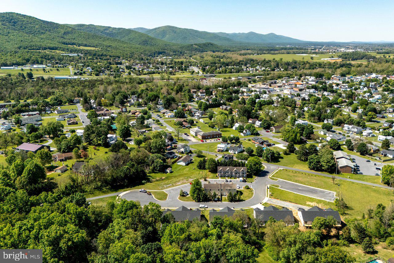WILLOW OAKS - Residential