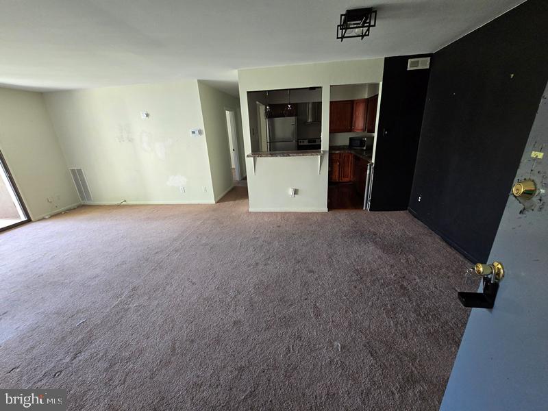 TREETOP CONDO - Residential