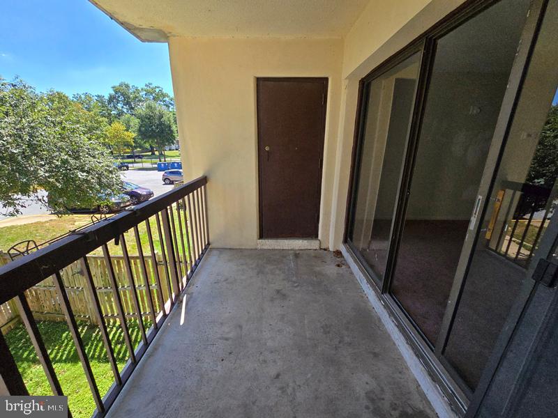 TREETOP CONDO - Residential