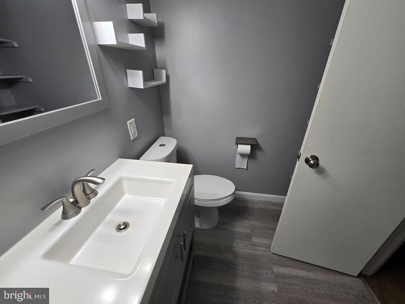 TREETOP CONDO - Residential