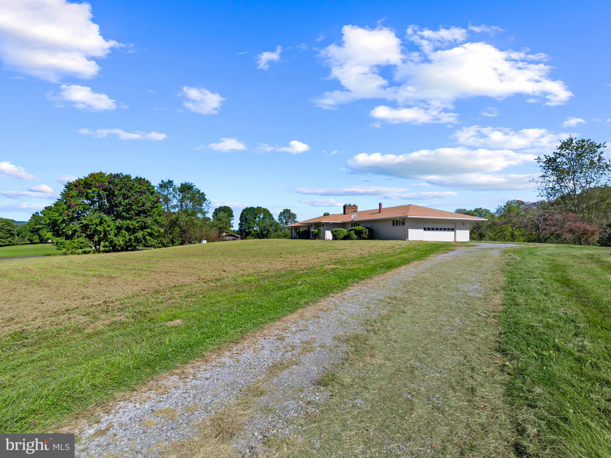 4567 LAKESIDE COURT