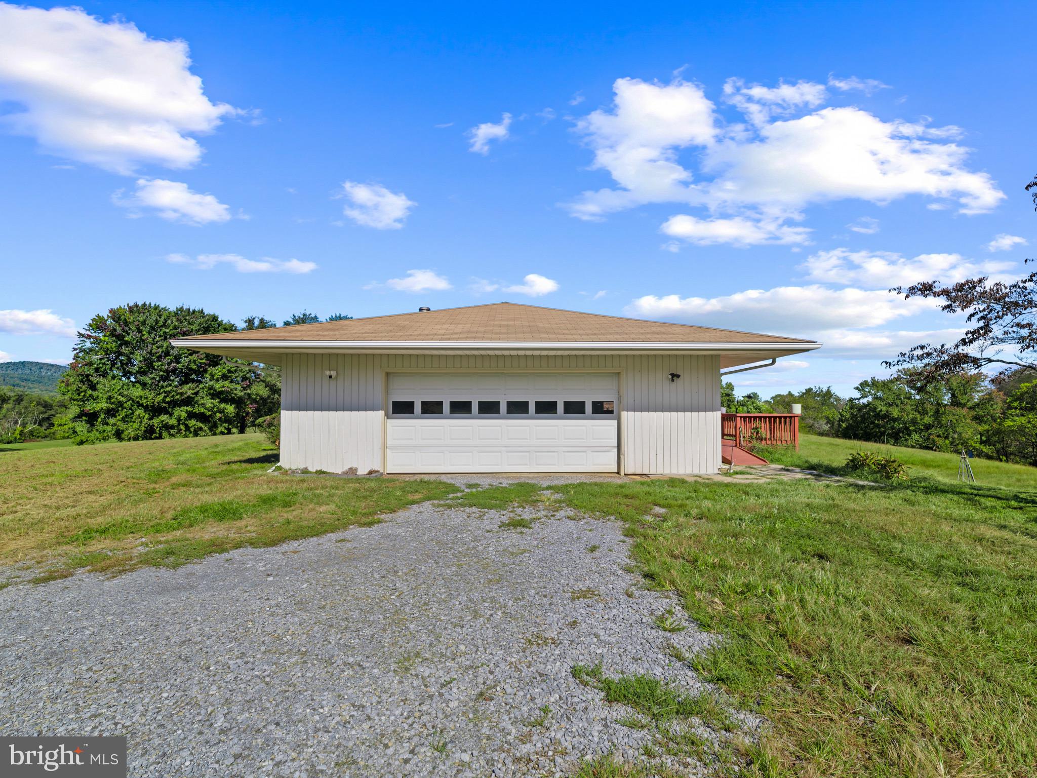 4567 LAKESIDE COURT
