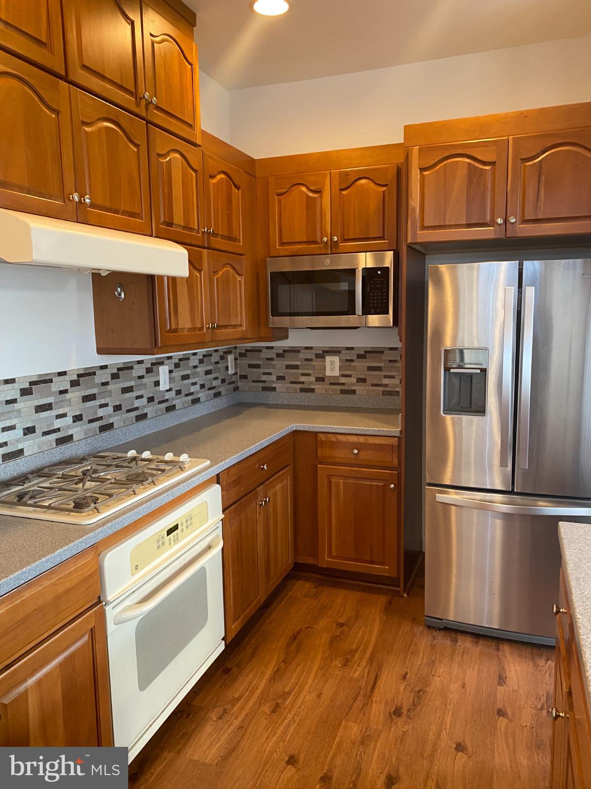 RIVER CLUB 1 AT BELMONT - Residential Lease