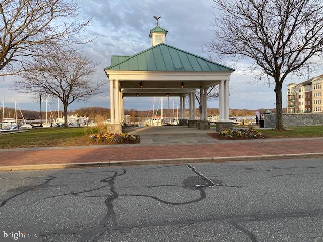 RIVER CLUB 1 AT BELMONT - Residential Lease