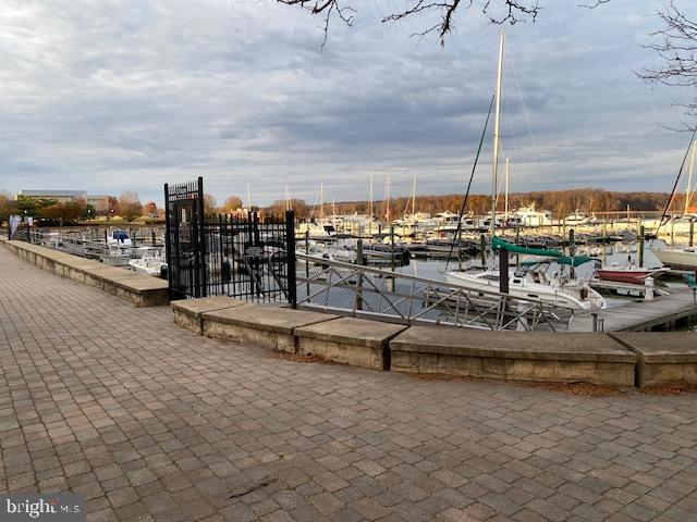 RIVER CLUB 1 AT BELMONT - Residential Lease