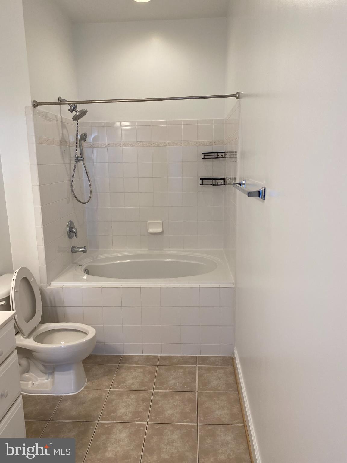 RIVER CLUB 1 AT BELMONT - Residential Lease