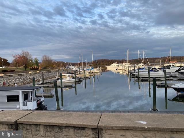 RIVER CLUB 1 AT BELMONT - Residential Lease