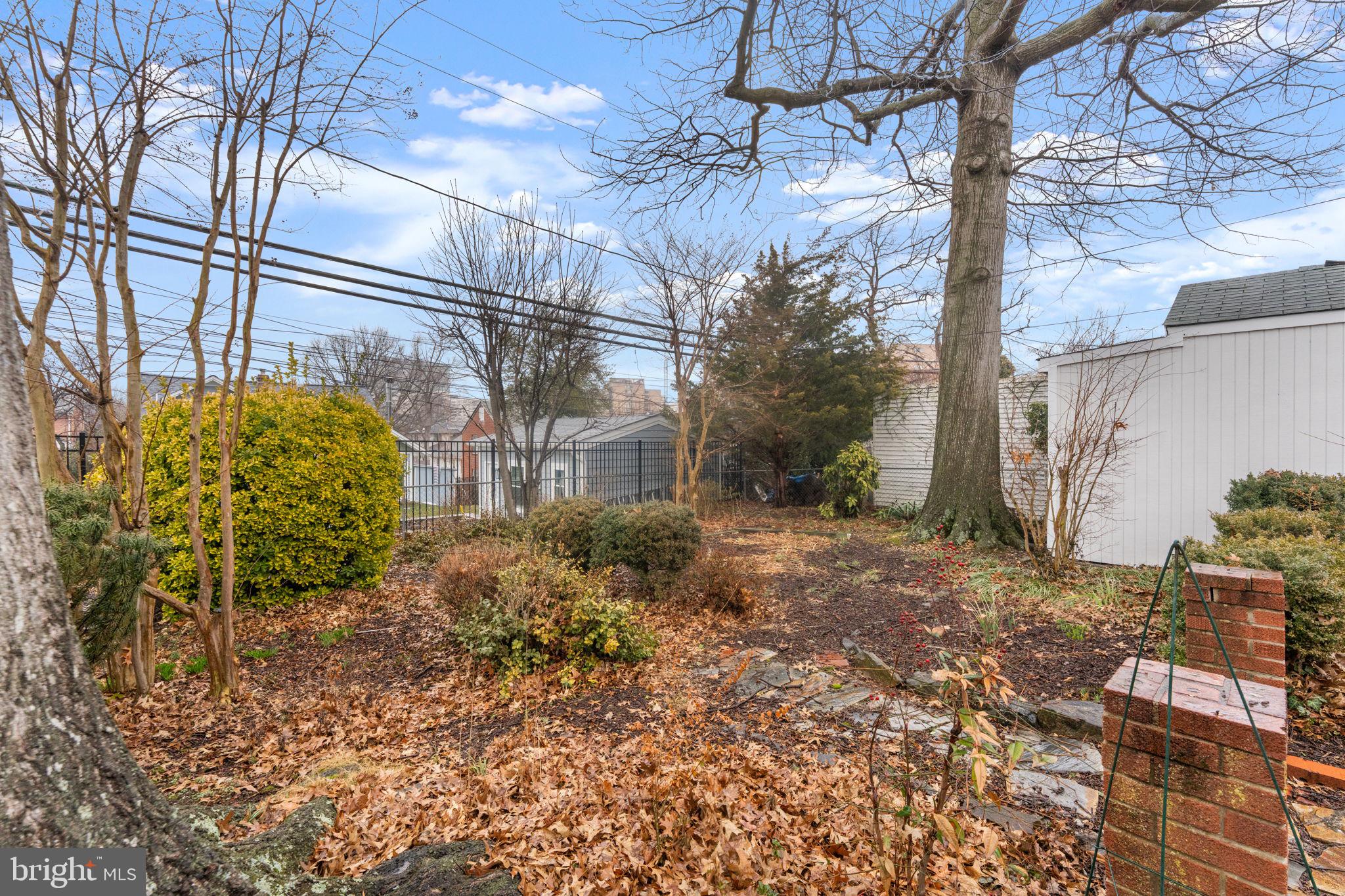 ADDISON HEIGHTS - Residential