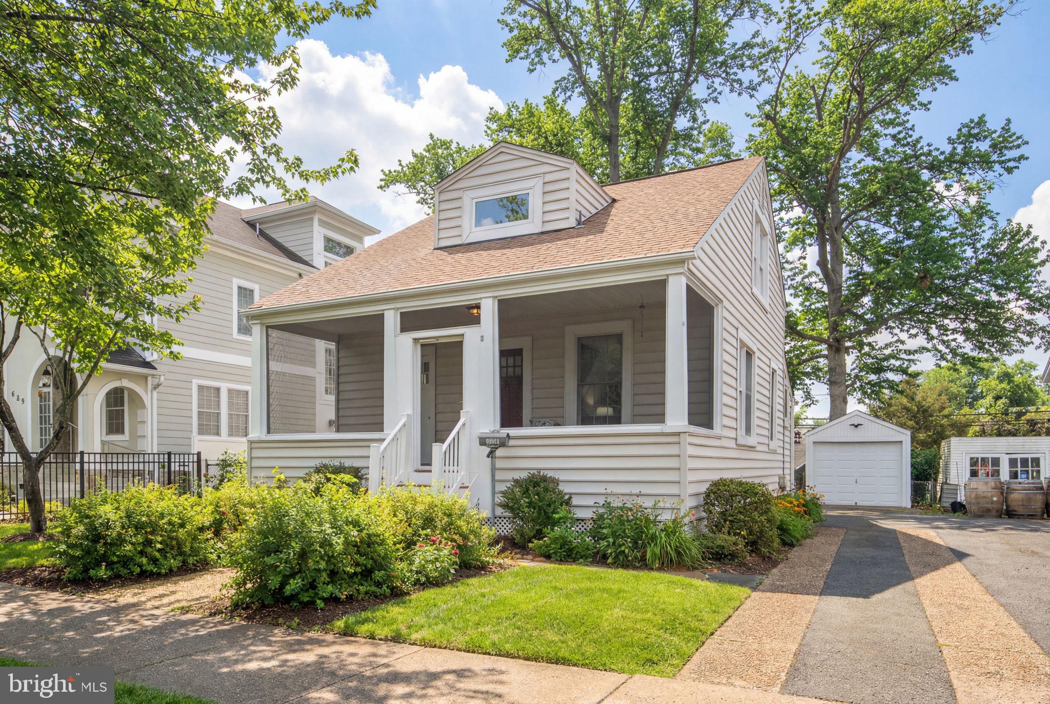 ADDISON HEIGHTS - Residential