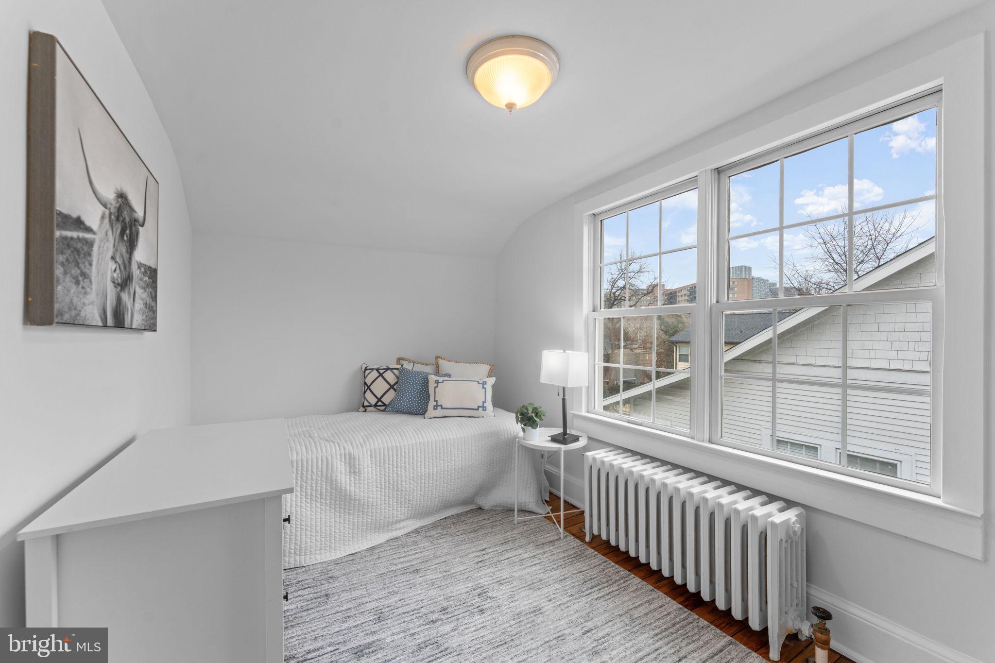 ADDISON HEIGHTS - Residential